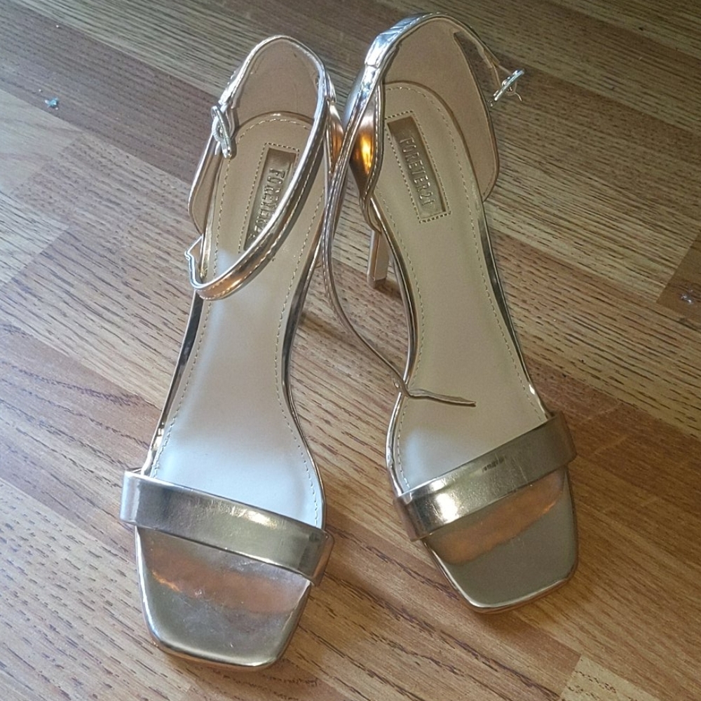 Heels - Picture 2 of 2